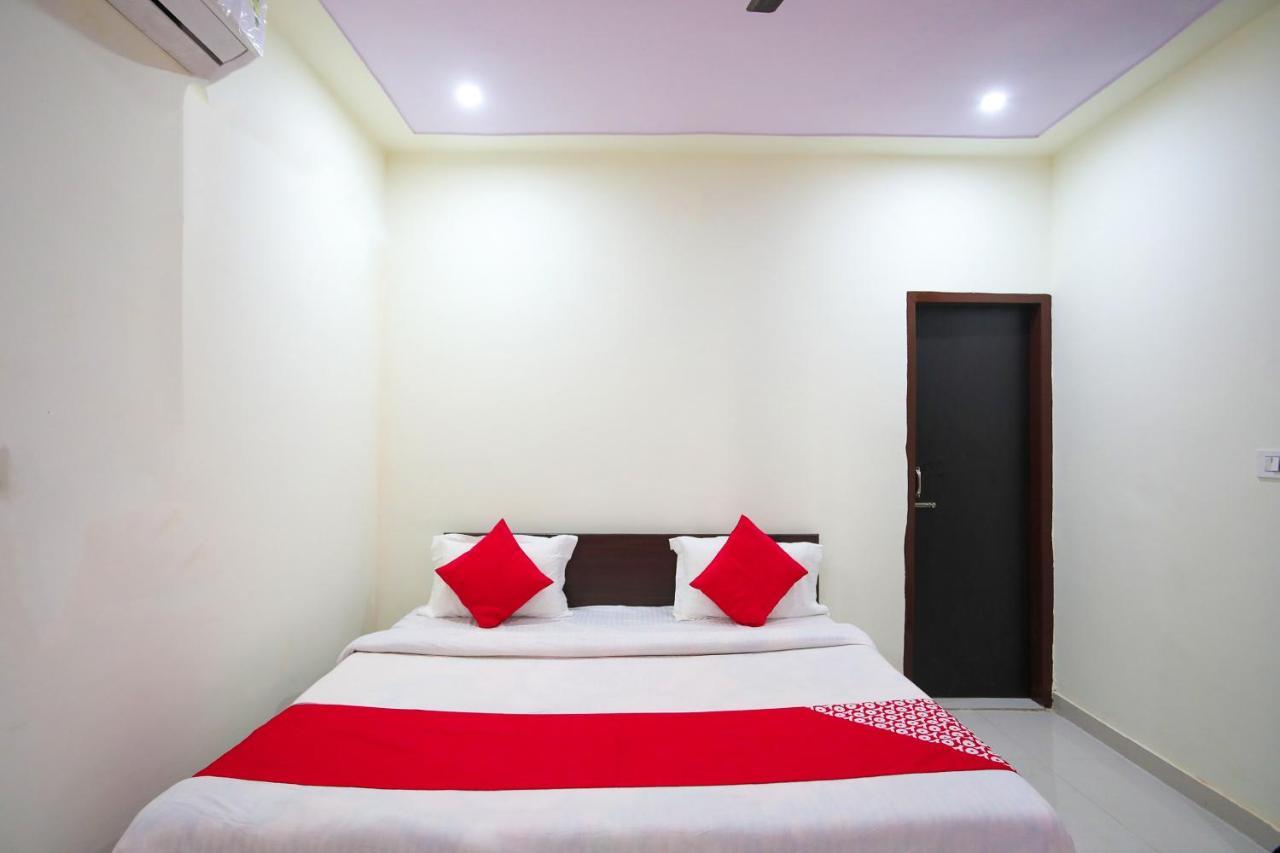 Hotel Oyo Flagship 62980 Shiva Residency Garhi Harsaru Zewnętrze zdjęcie