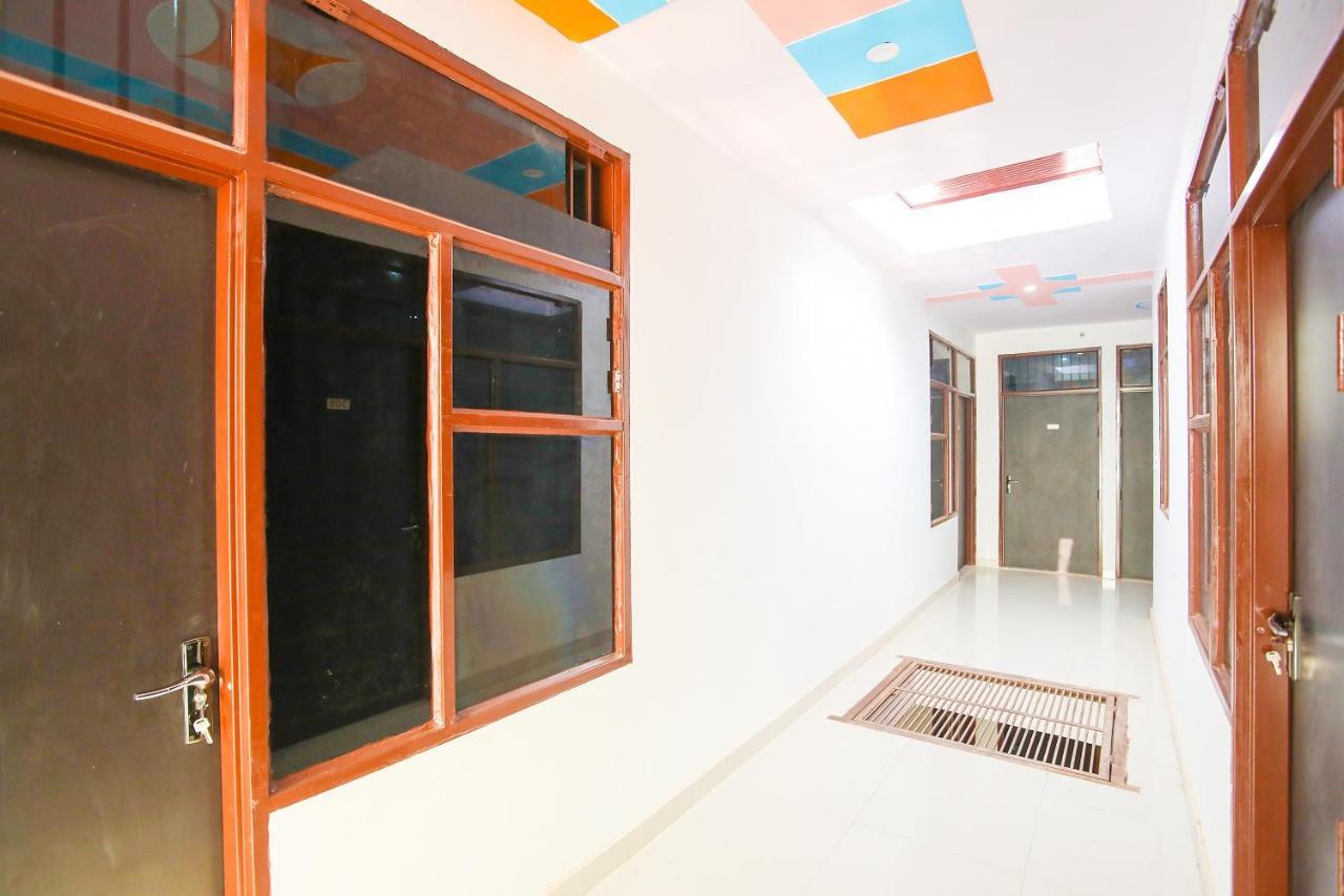 Hotel Oyo Flagship 62980 Shiva Residency Garhi Harsaru Zewnętrze zdjęcie